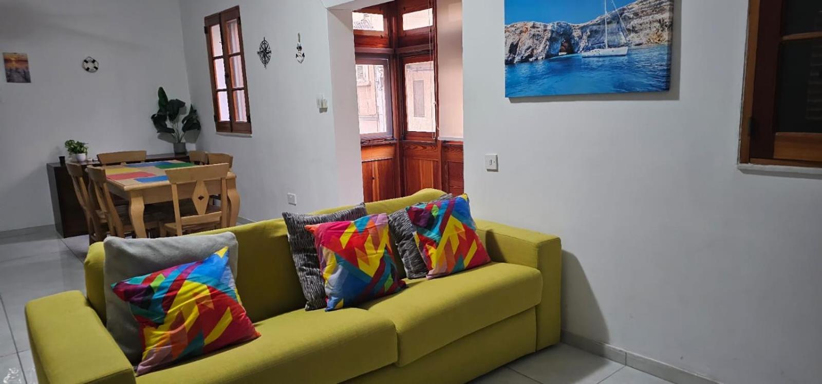 3 Floors Villa On Promenade 4 Bedrooms 3 Bathrooms Sliema Exterior photo
